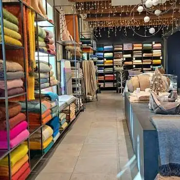 Boutique Brun de Vian -Tiran