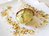 Glace en cornet à la pistache