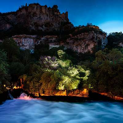 Nuits magiques - Fontaine-de-Vaucluse, source de légendes - DE
