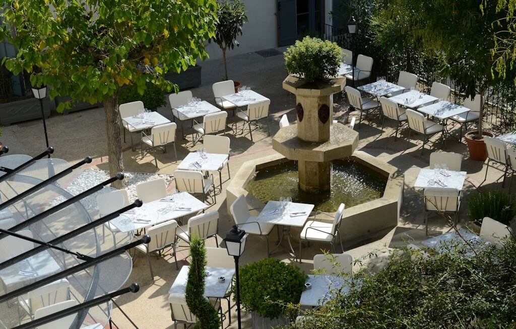 Terrasse des Restaurants Le Petit Henri in L