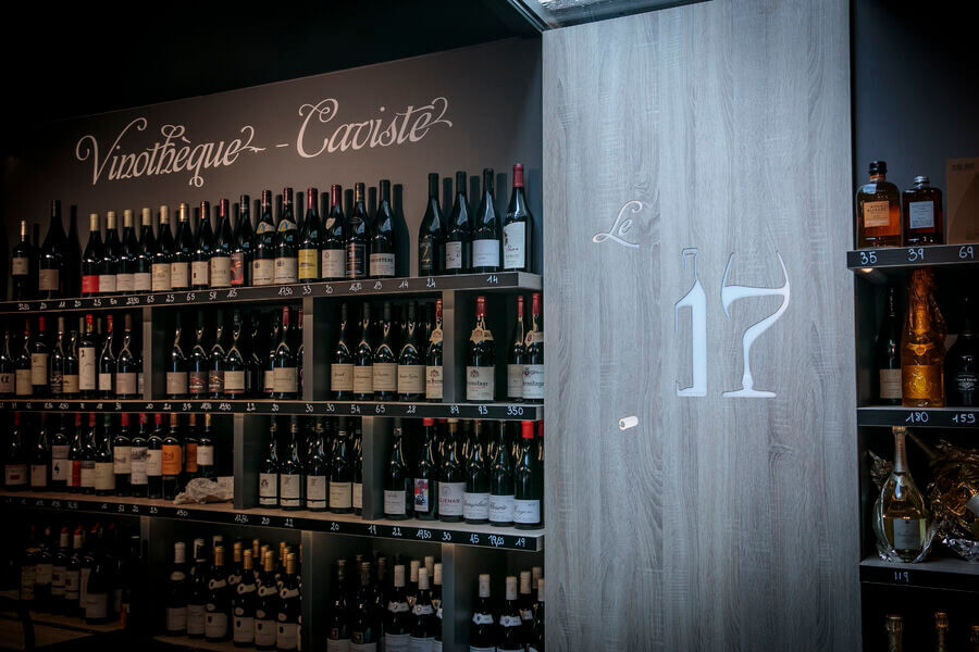 Vinothek des 17 Place aux Vins in L
