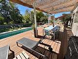 Coin repas avec sa grande table Allsize de 220 x 100, et sa plancha Forge de L'Adour